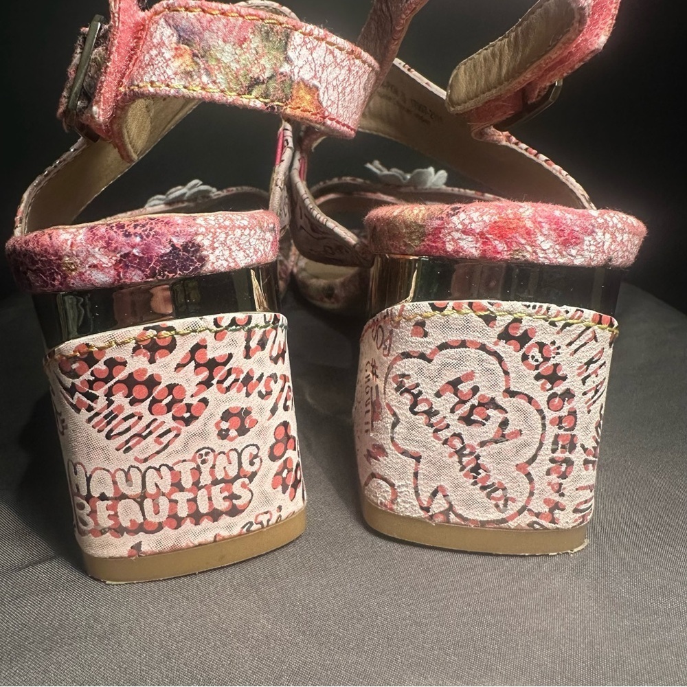 Unique L’artiste Monster High Heeled Sandals with Flowers - Picture 4 of 7